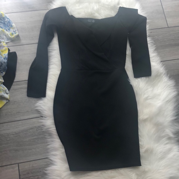 Dresses & Skirts - Black dress good condition
